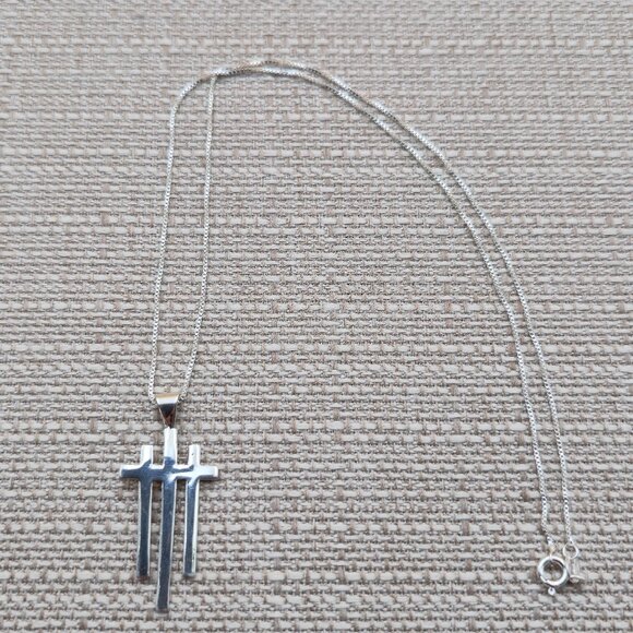 Jewelry - 18 Inch Sterling Silver Bright Triple Cross Pendant Necklace A5960